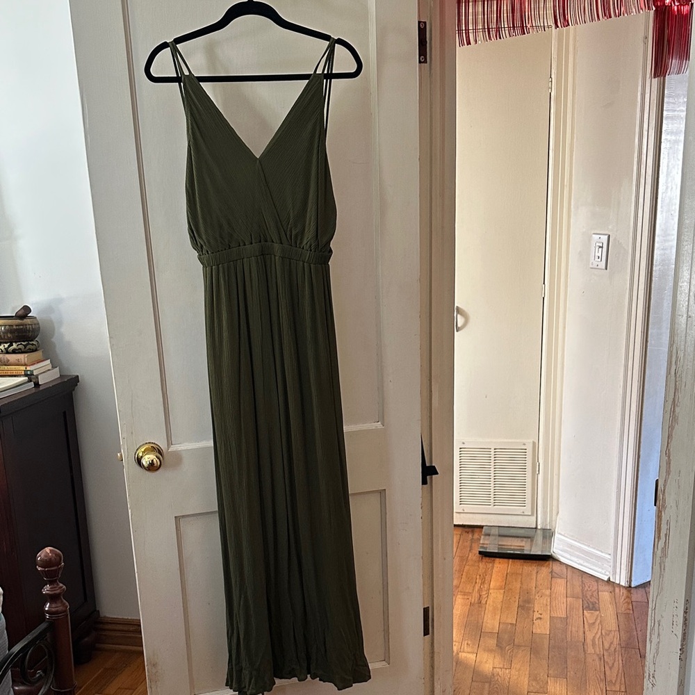 💚 Lulus Olive Green Maxi Dress | Bridesmaid | Wedding Guest | Formal | Size M